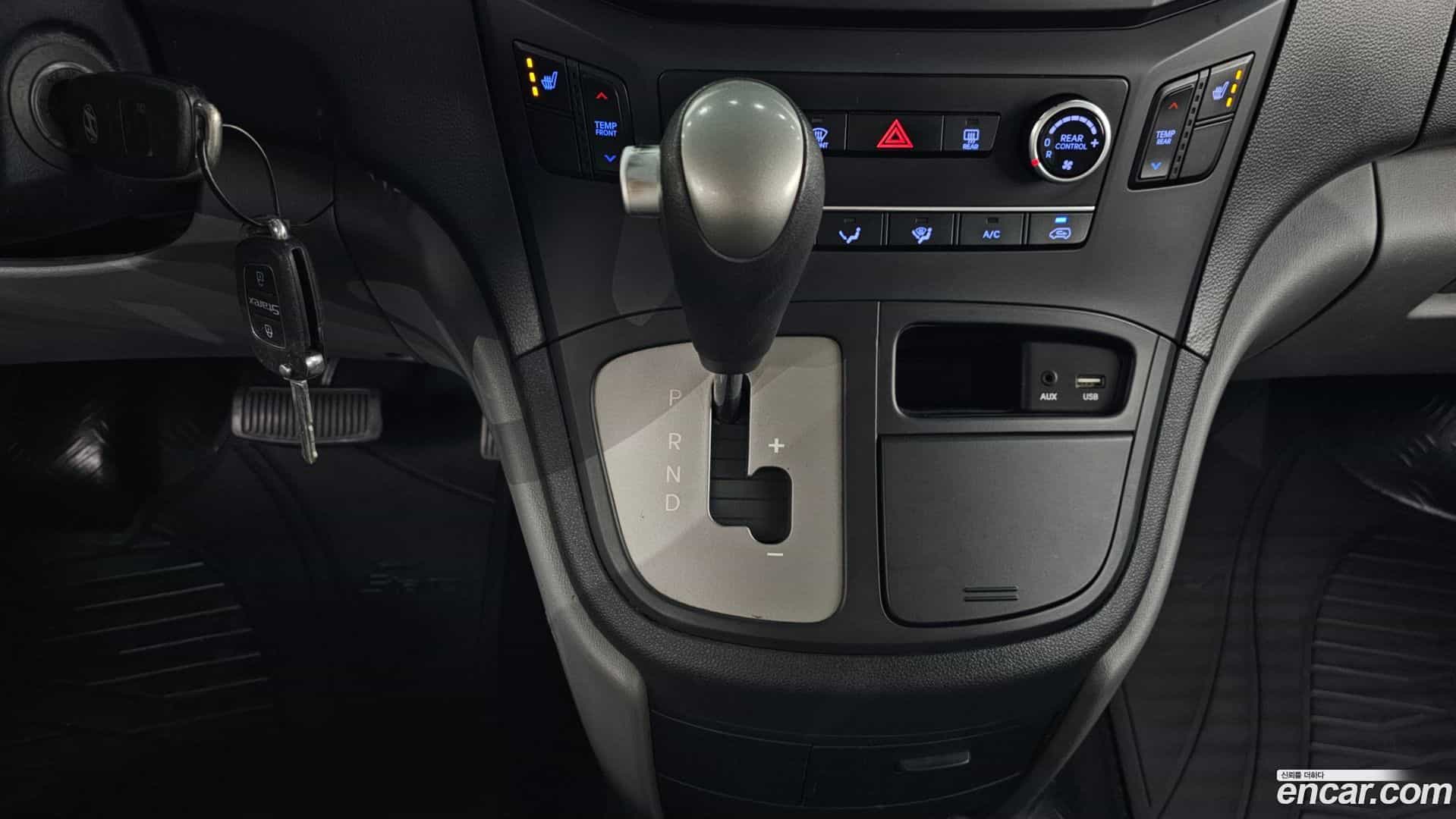 Starex Hyundai 2015.9-INNER-009