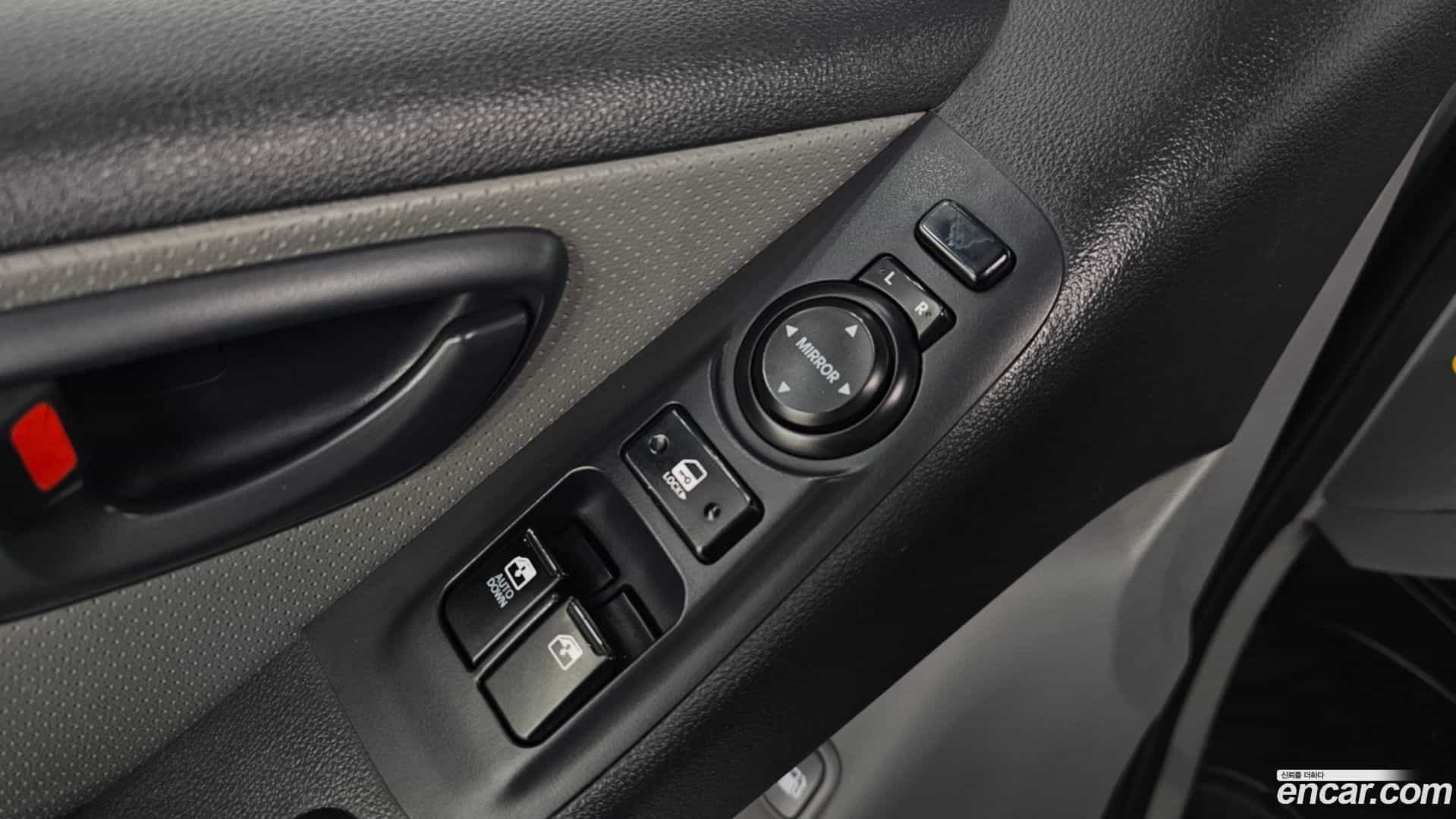 Starex Hyundai 2015.9-OPTION-021