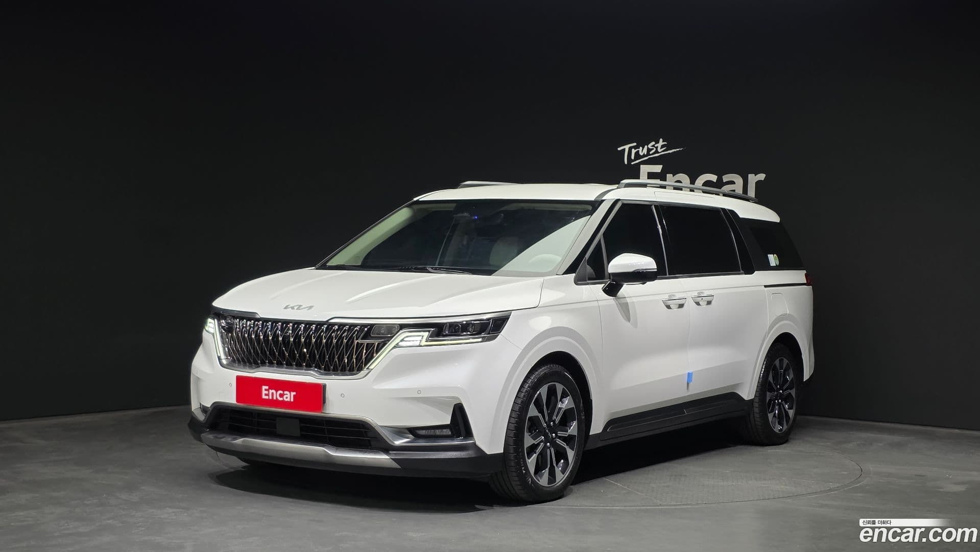 Main__Slider__Photo:Canival Kia 2021.11-0