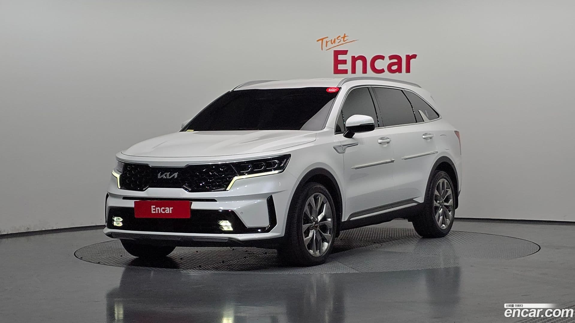 Main__Slider__Photo:Sorento Kia 2021.9-0