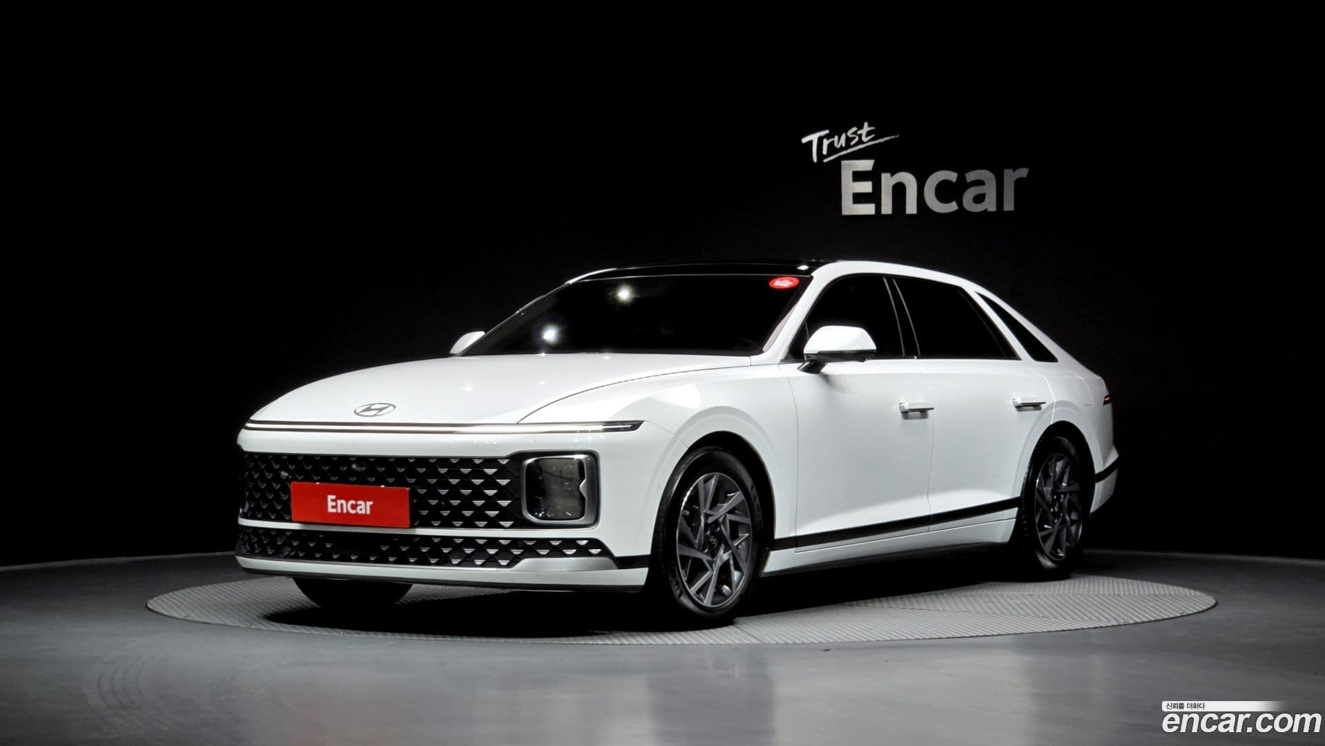 Main__Slider__Photo:Grandeur Hyundai 2023.9-0