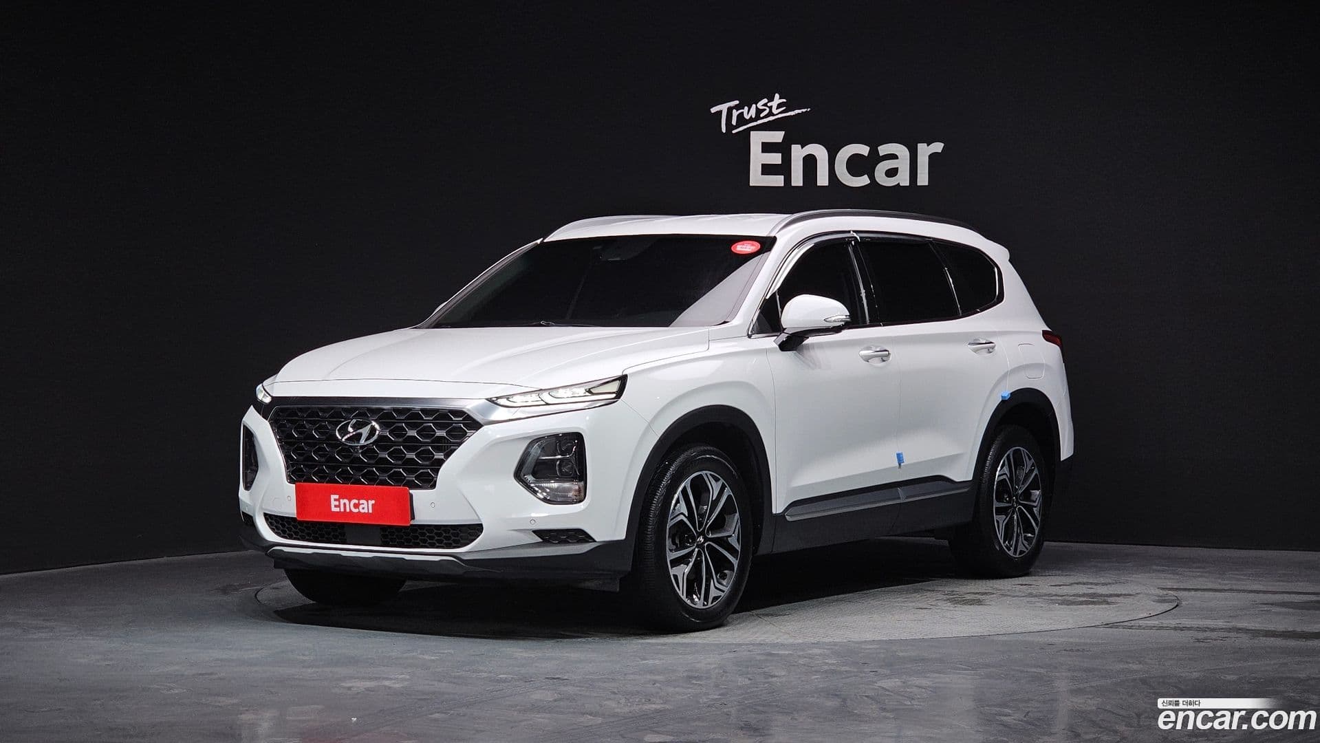 Main__Slider__Photo:Santafe Hyundai 2019.5-0