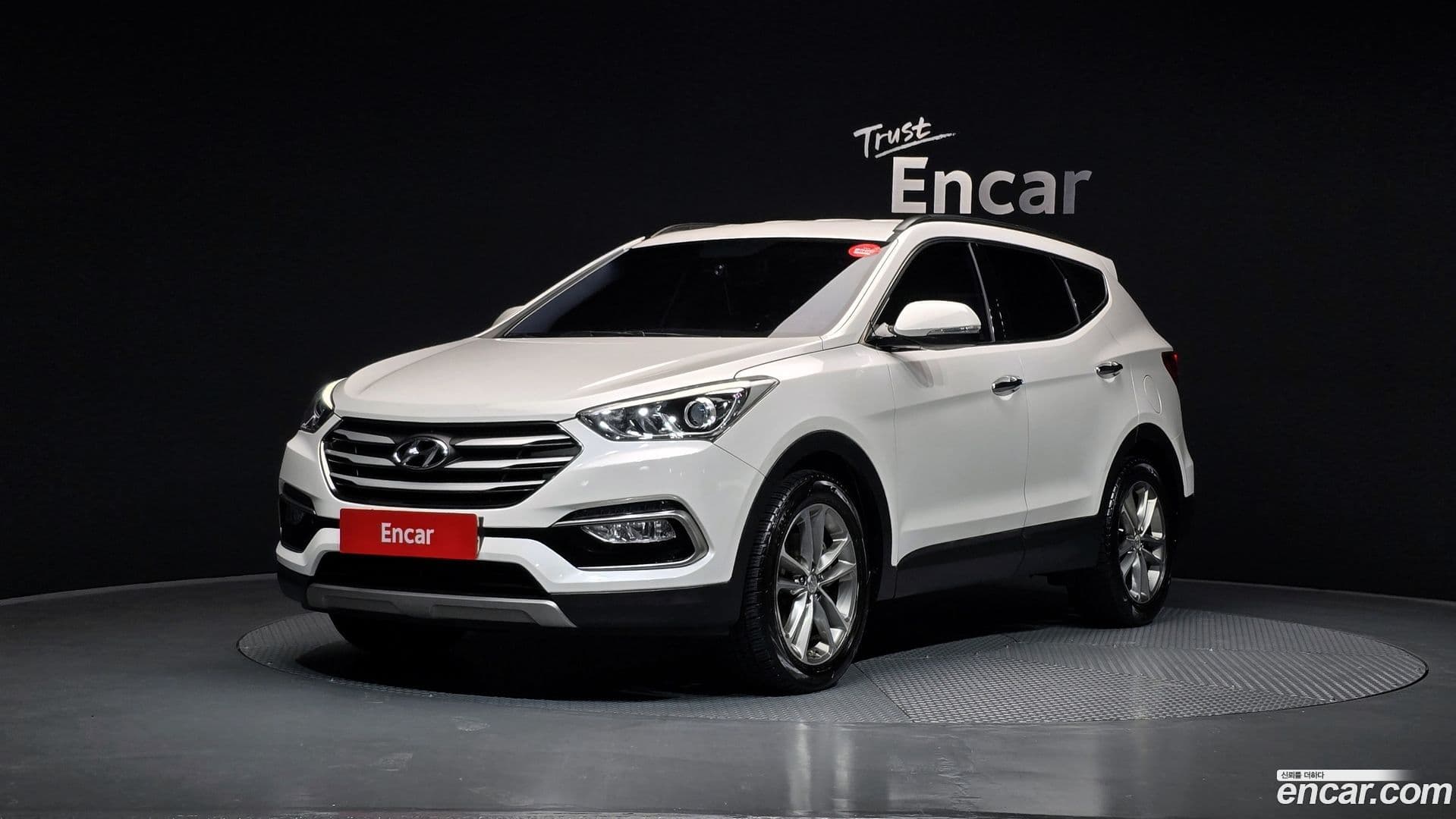 Main__Slider__Photo:Santafe Hyundai 2016.2-0