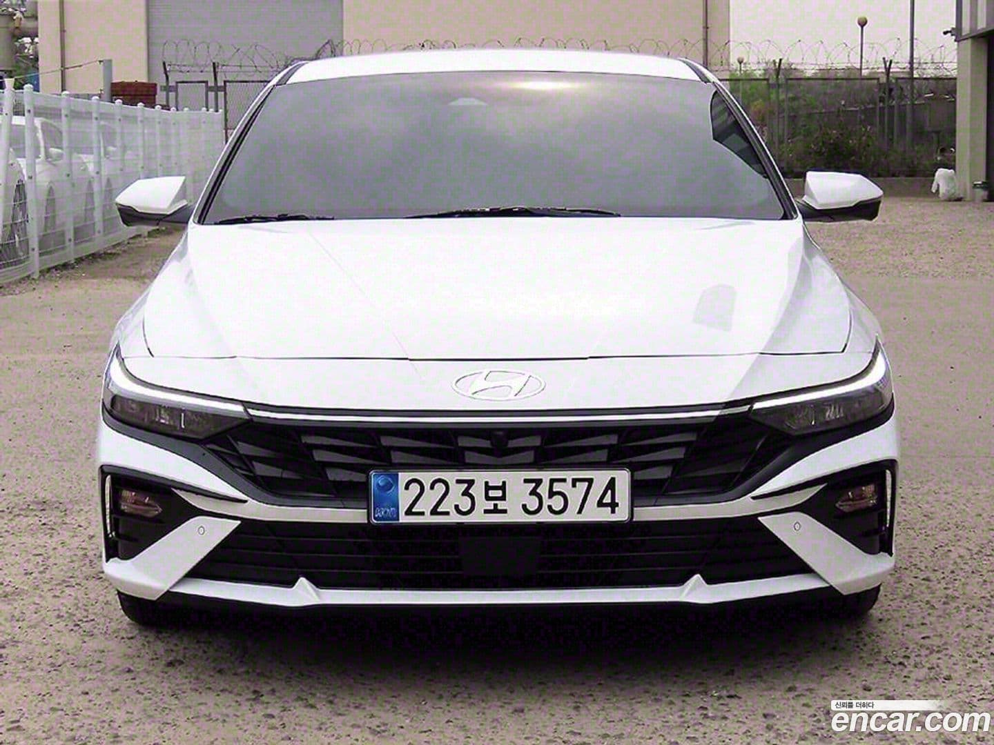 Main__Slider__Photo:AVANTE Hyundai 2025.4-0