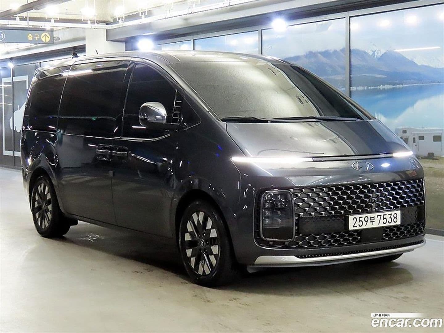 Main__Slider__Photo:Staria Hyundai 2021.11-0