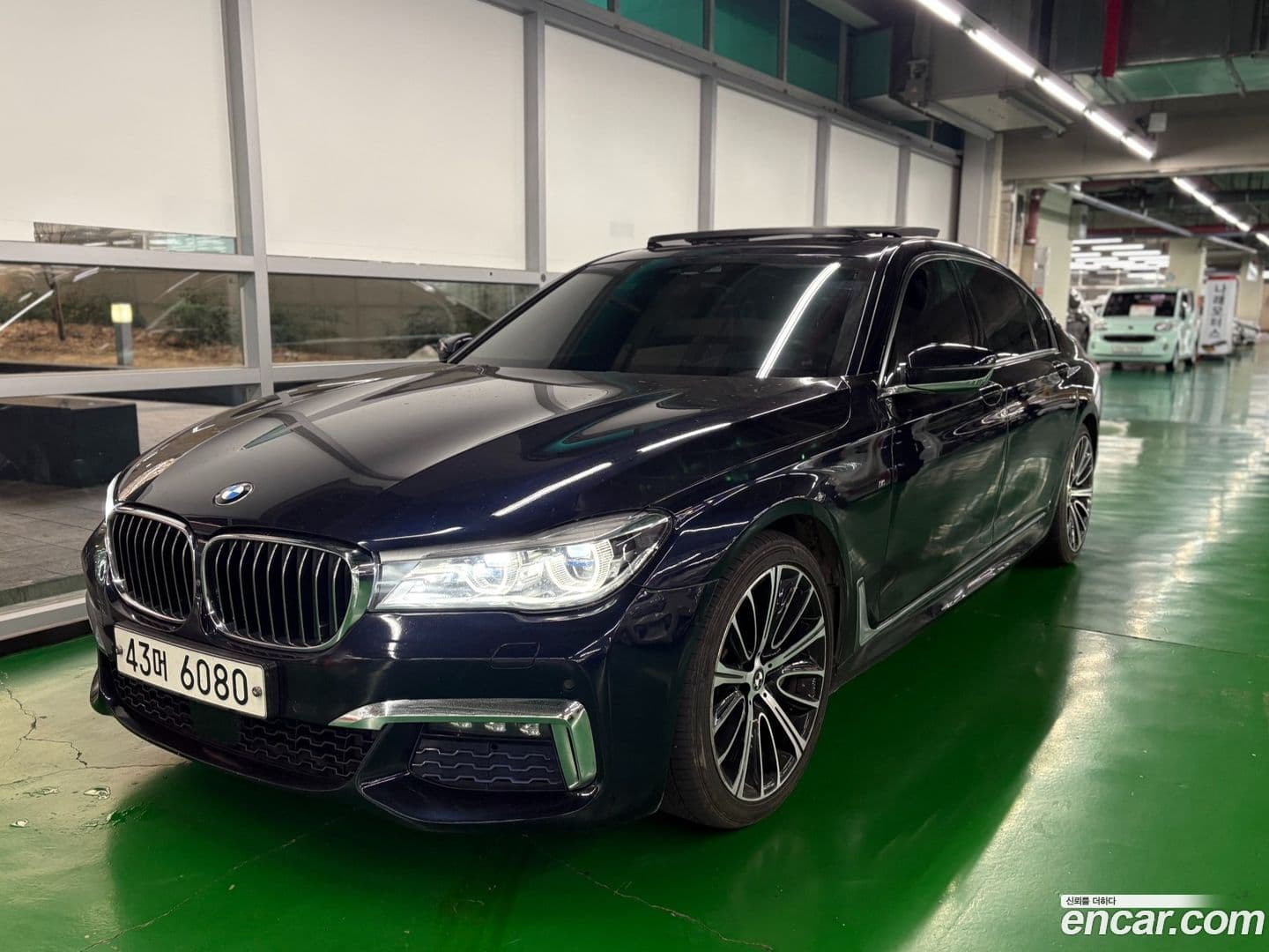 Main__Slider__Photo:7-Series BMW 2017.10-0