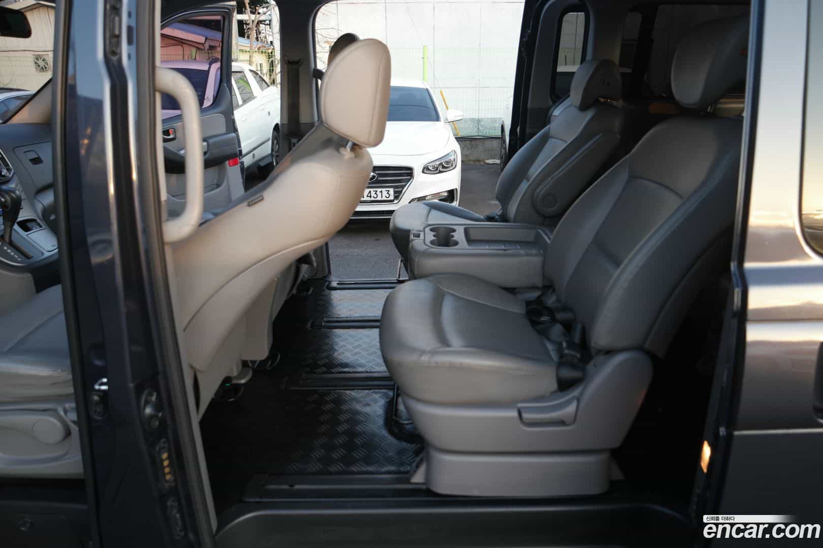 Starex Hyundai 2017.6-OPTION-016