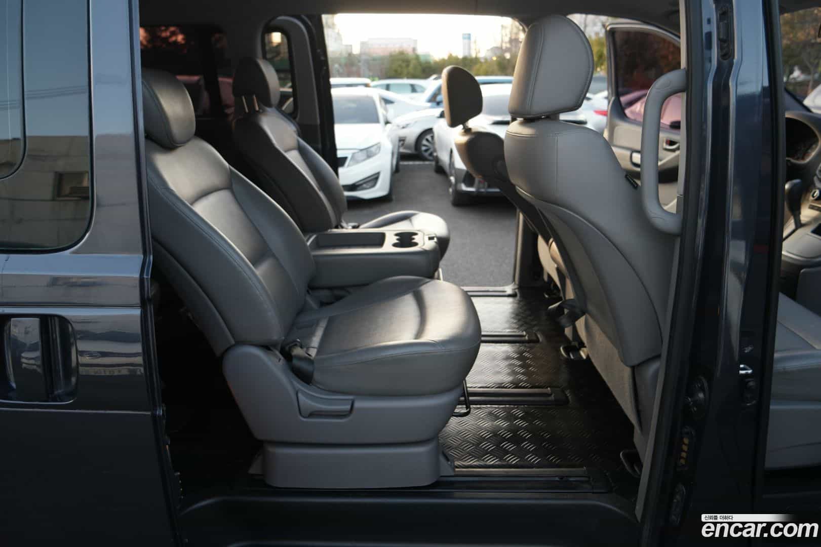 Starex Hyundai 2017.6-OPTION-017