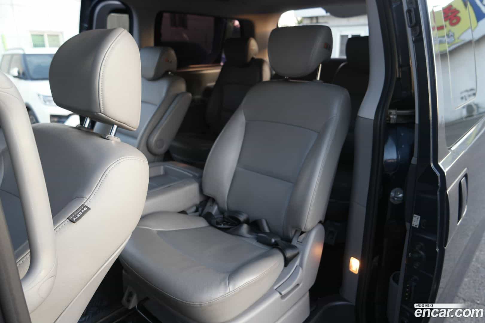 Starex Hyundai 2017.6-OPTION-018