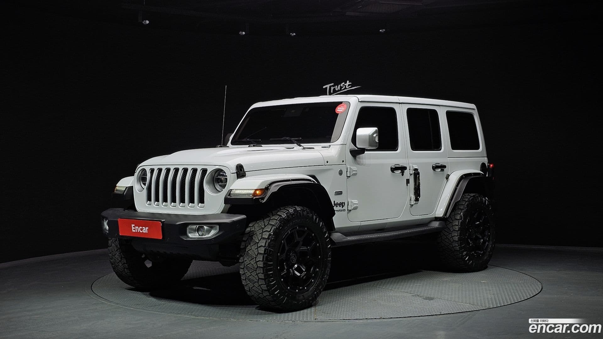 Main__Slider__Photo:Wrangler Jeep 2019.9-0