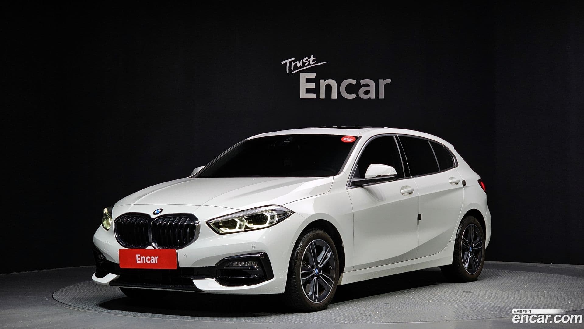 Main__Slider__Photo:1-Series BMW 2023.9-0