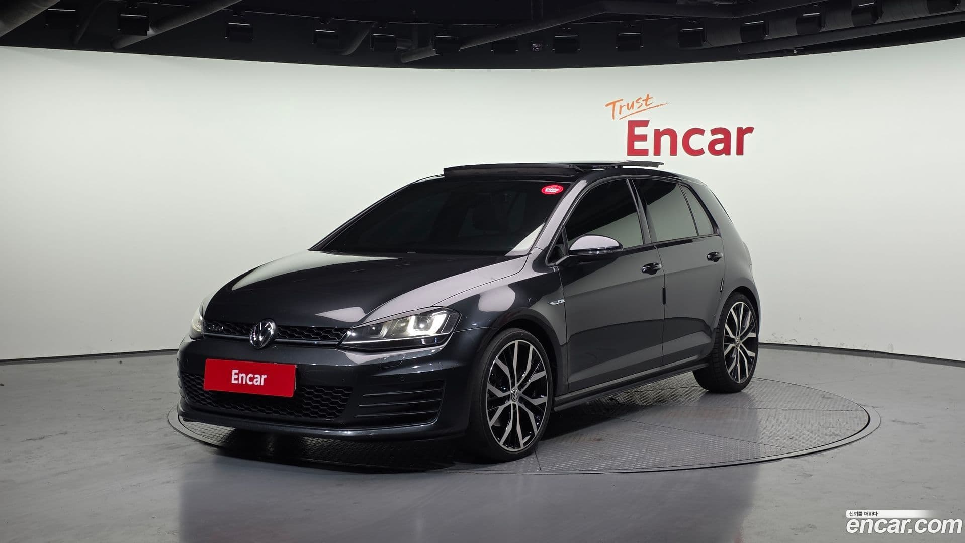 Main__Slider__Photo:Golf Volkswagen 2016.6-0