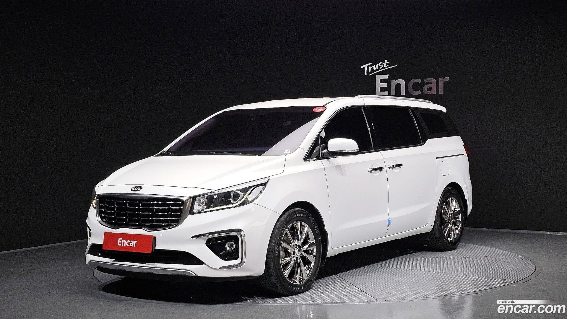 Main__Slider__Photo:Canival Kia 2018.8-0