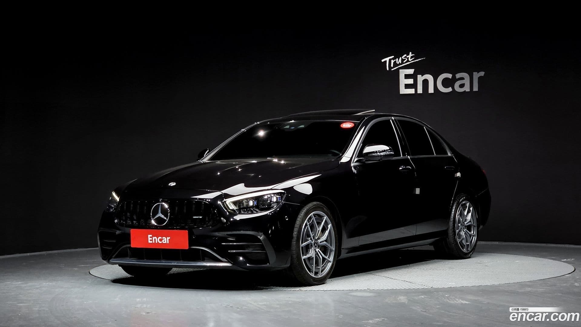 Main__Slider__Photo:E-Class Mercedes-Benz 2020.9-0