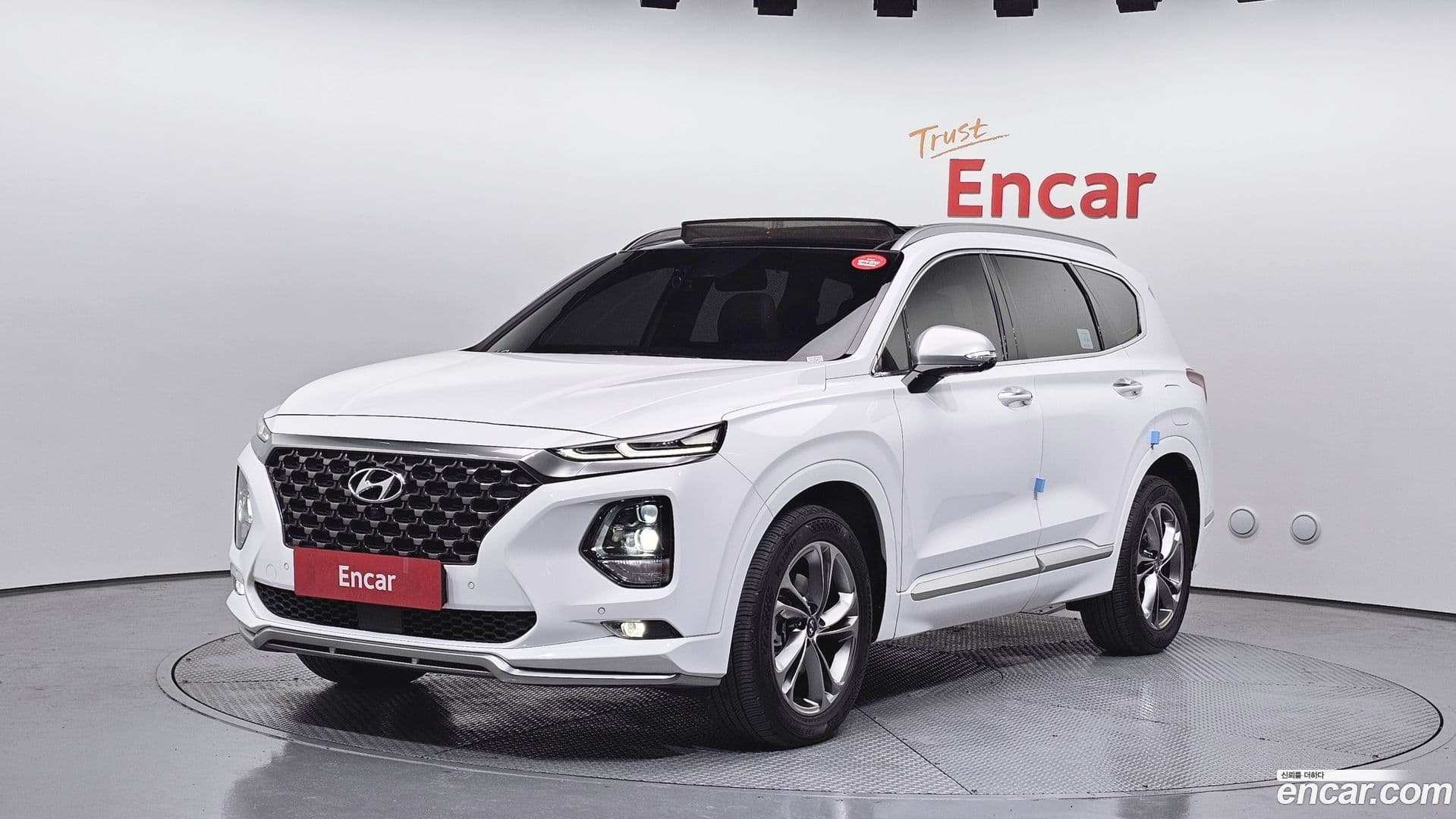 Main__Slider__Photo:Santafe Hyundai 2018.7-0