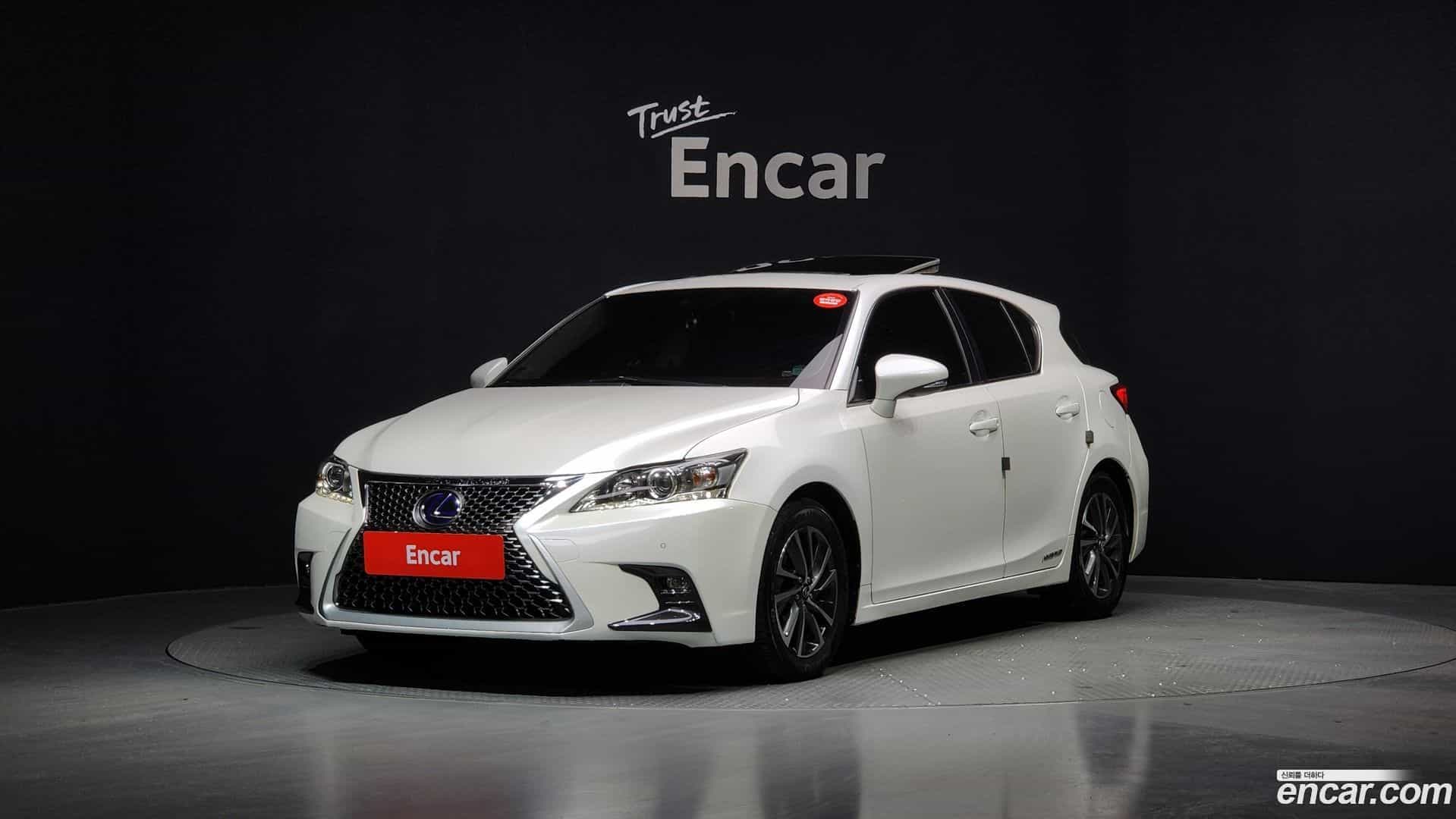 CT200h Lexus 2017.8-OUTER-001