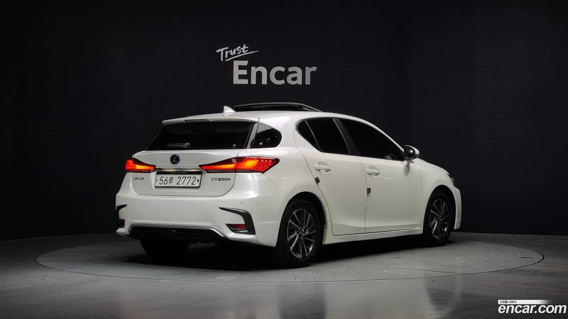 CT200h Lexus 2017.8-OUTER-002
