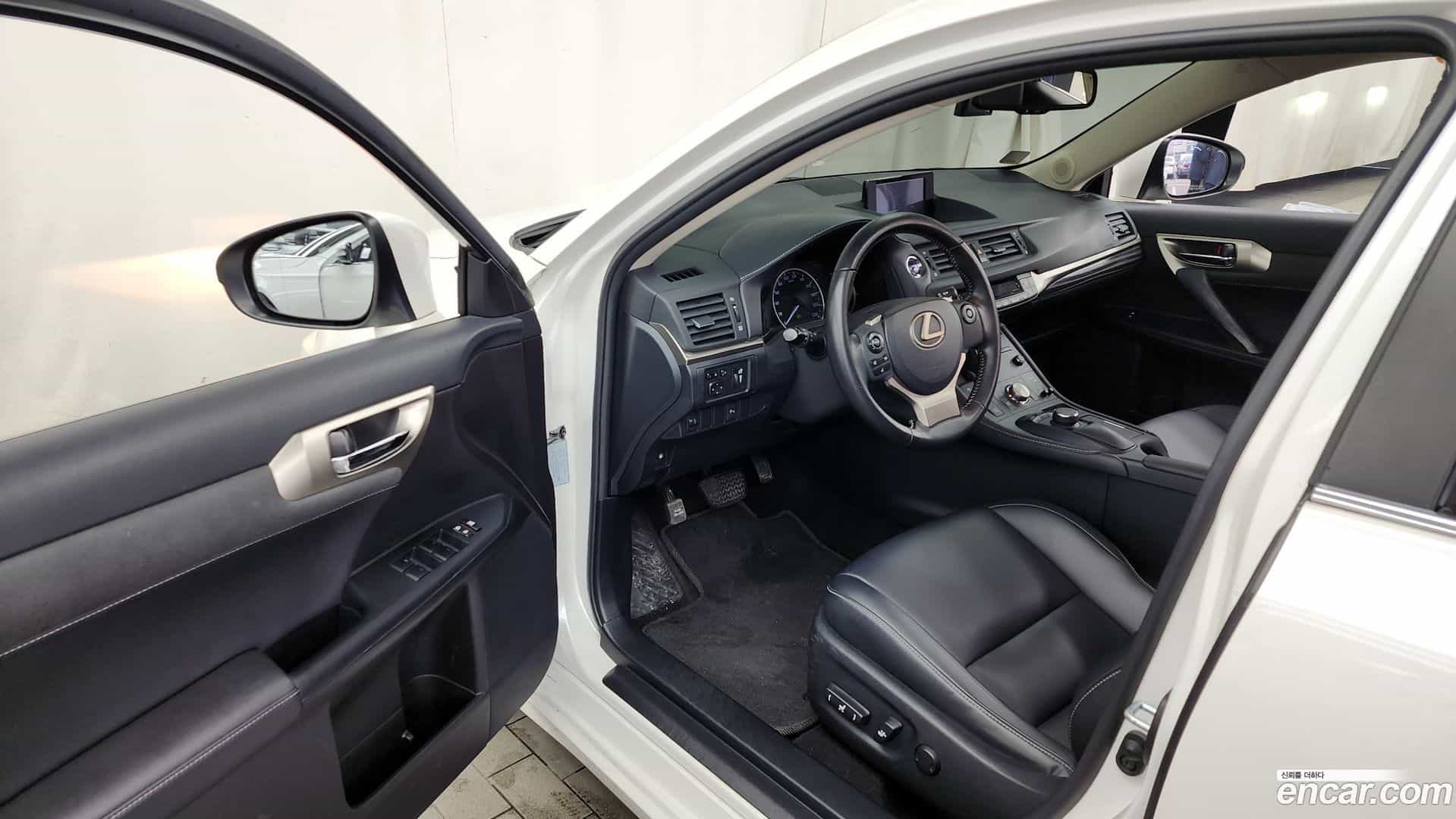 CT200h Lexus 2017.8-INNER-010