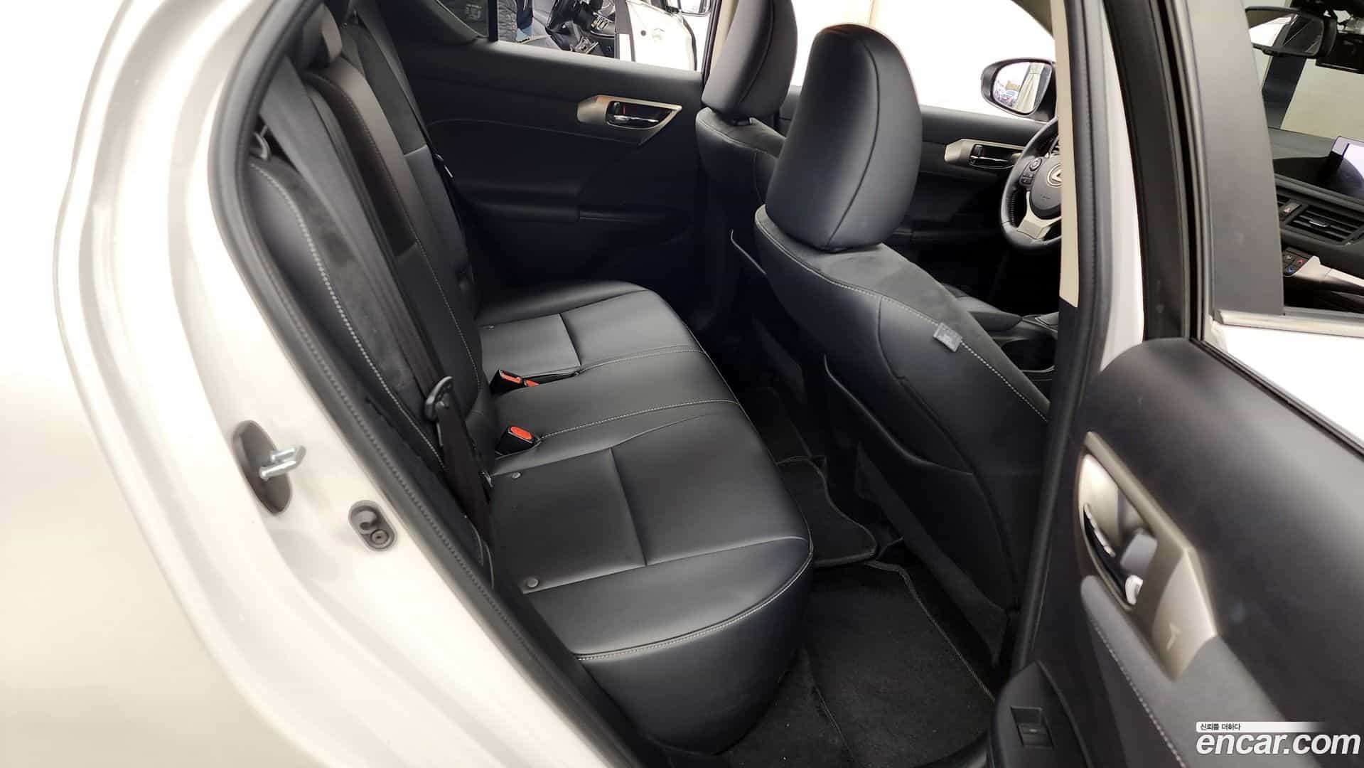 CT200h Lexus 2017.8-OPTION-017