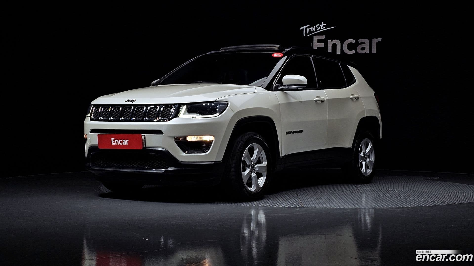 Main__Slider__Photo:Compass Jeep 2018.9-0
