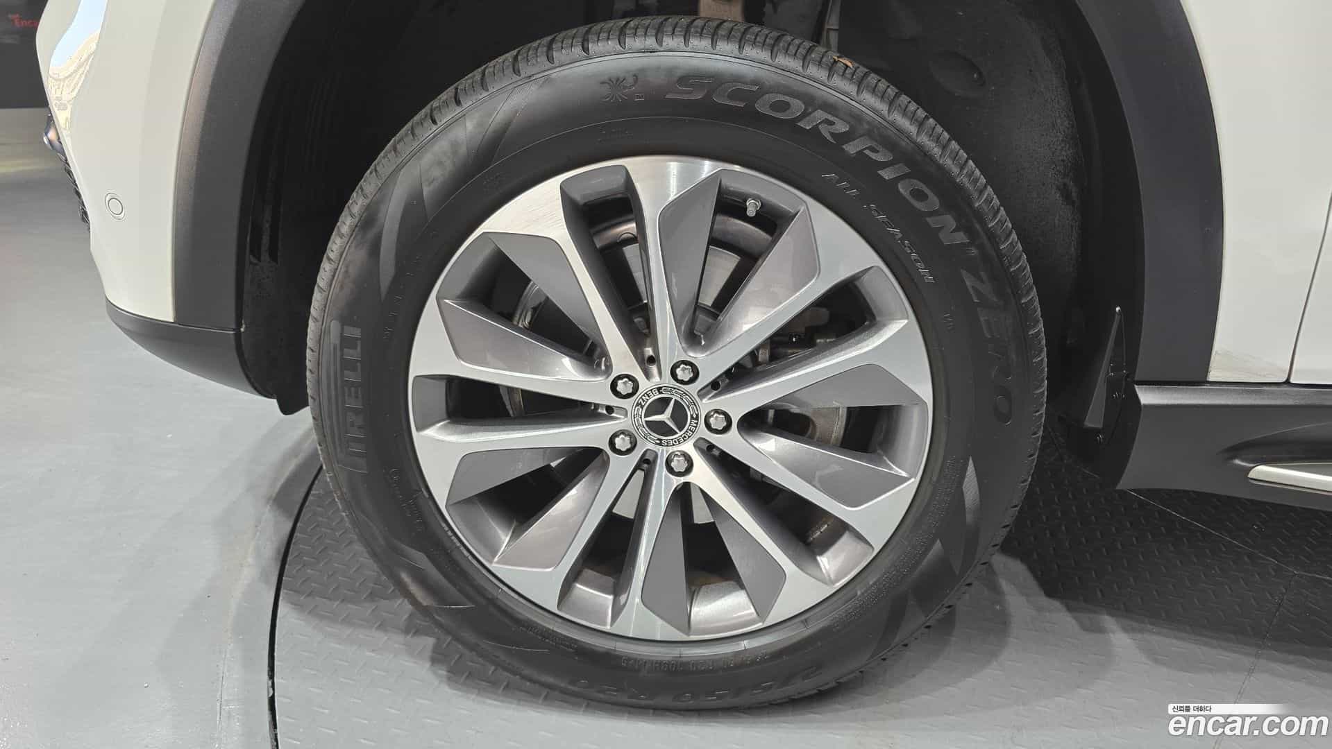 GLE-Class Mercedes-Benz 2023.5-OUTER-005