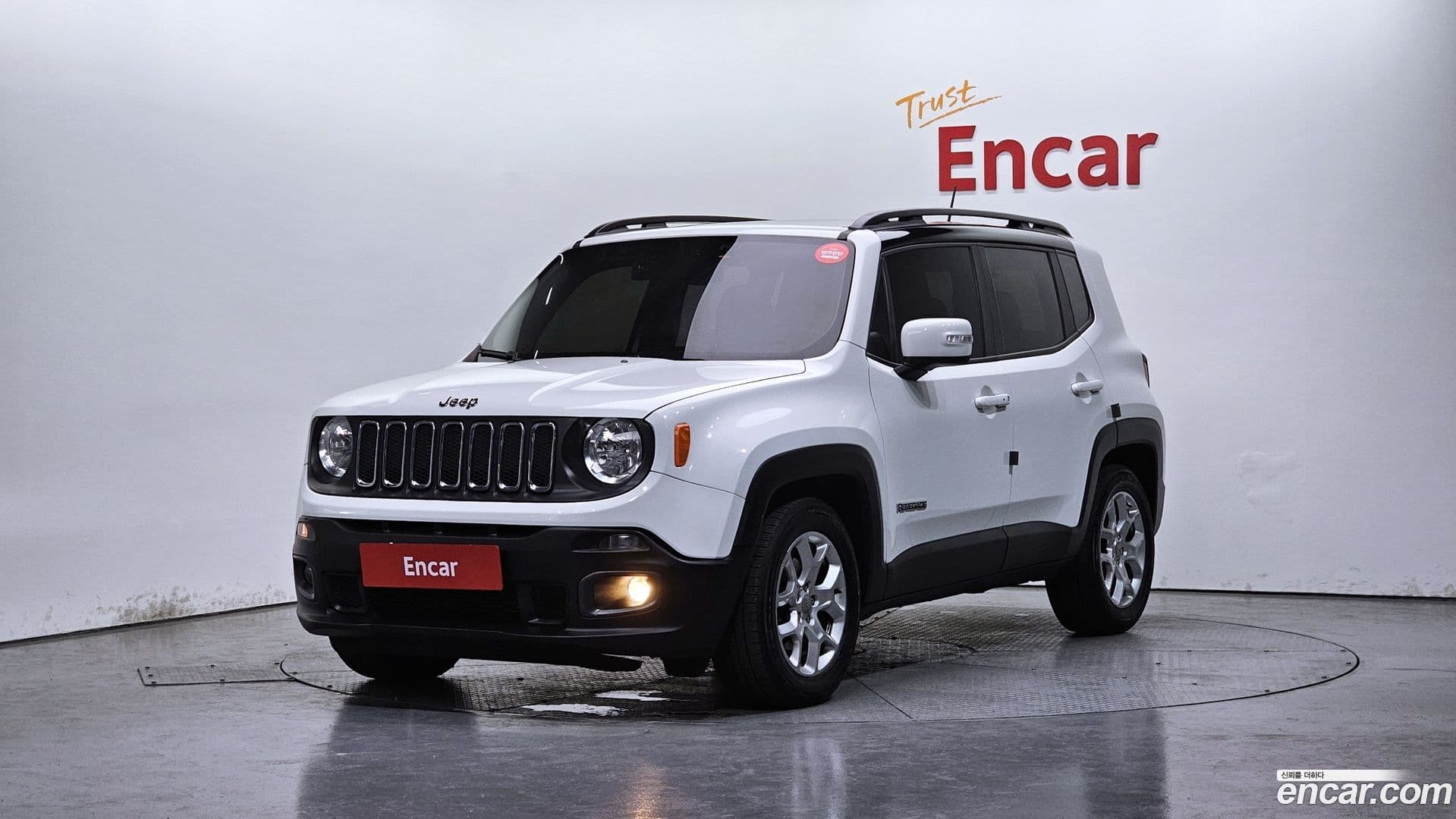 Main__Slider__Photo:Renegade Jeep 2017.11-0