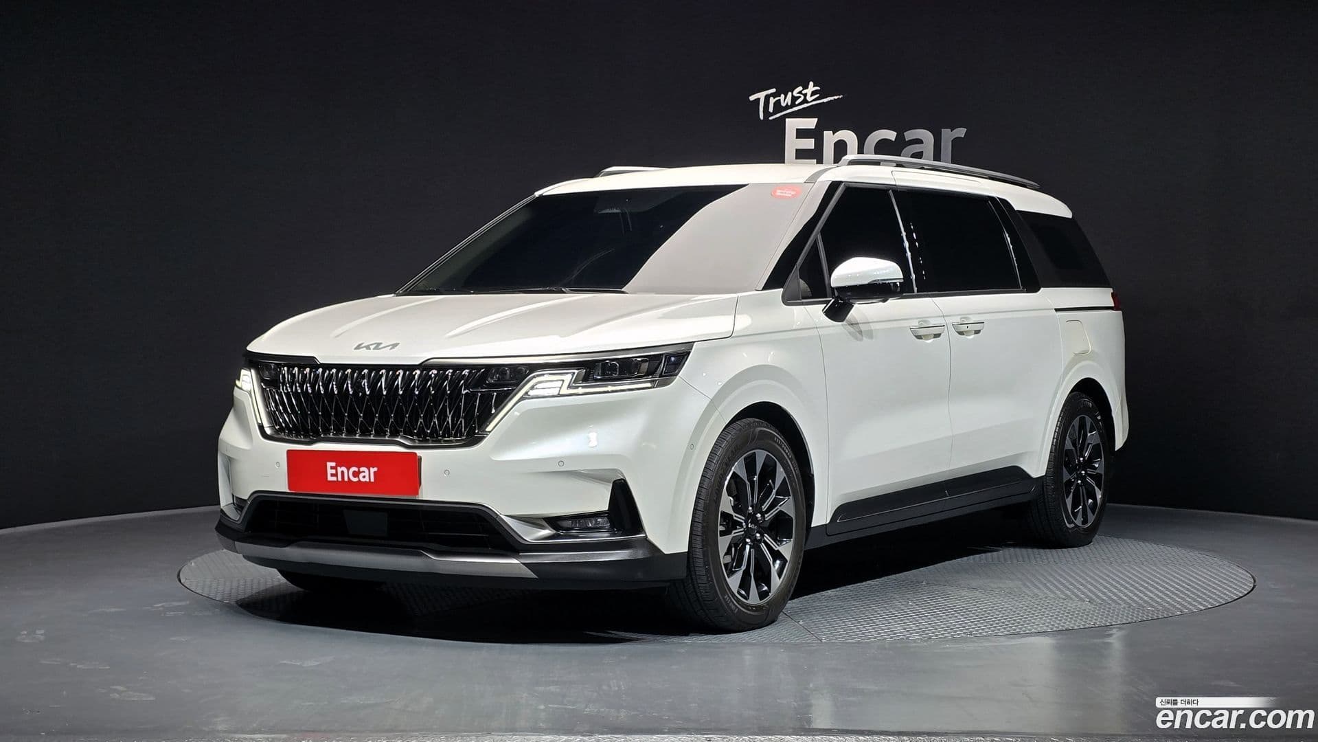 Main__Slider__Photo:Canival Kia 2023.0-0