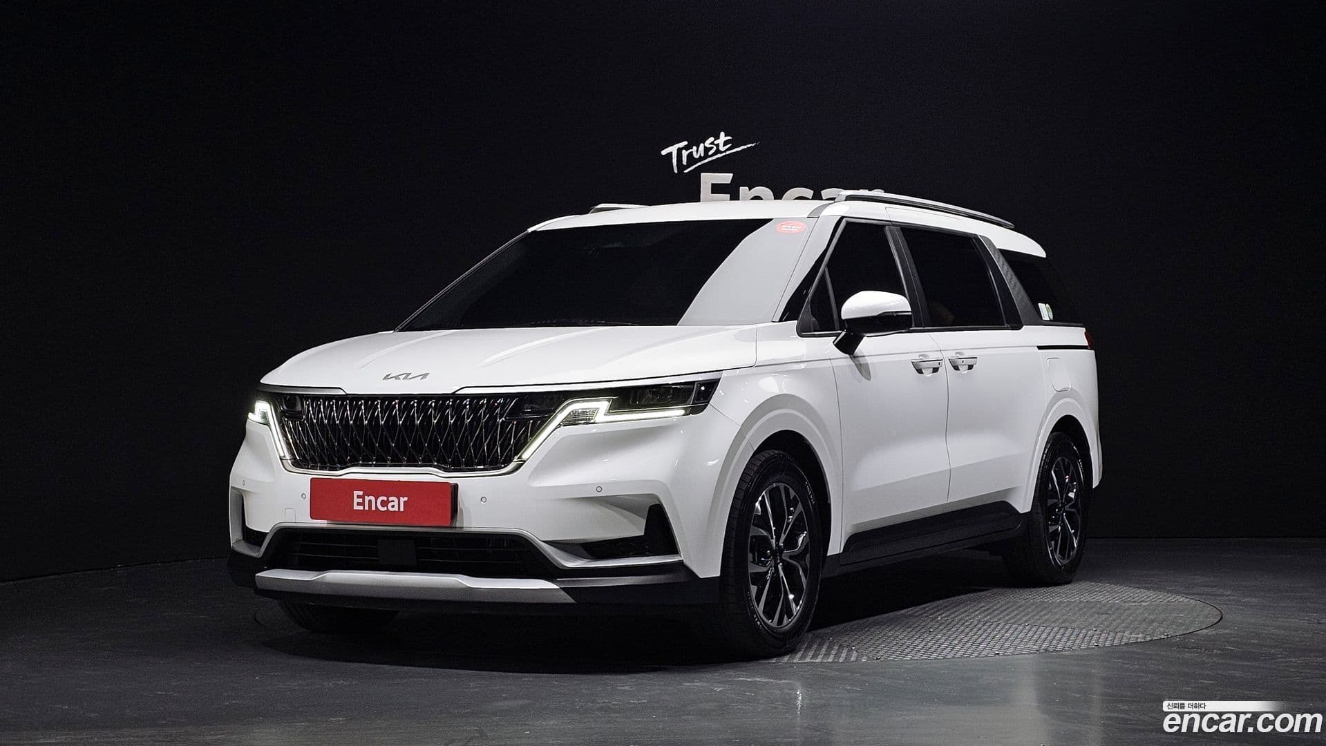 Main__Slider__Photo:Canival Kia 2021.10-0