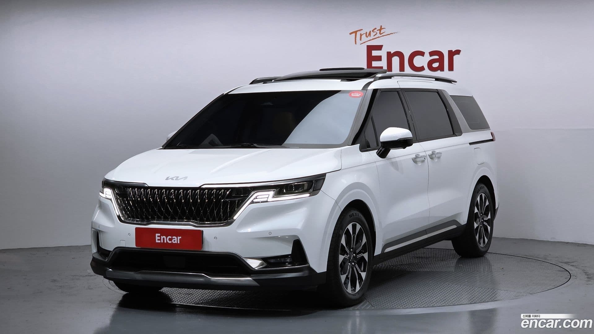 Main__Slider__Photo:Canival Kia 2023.1-0