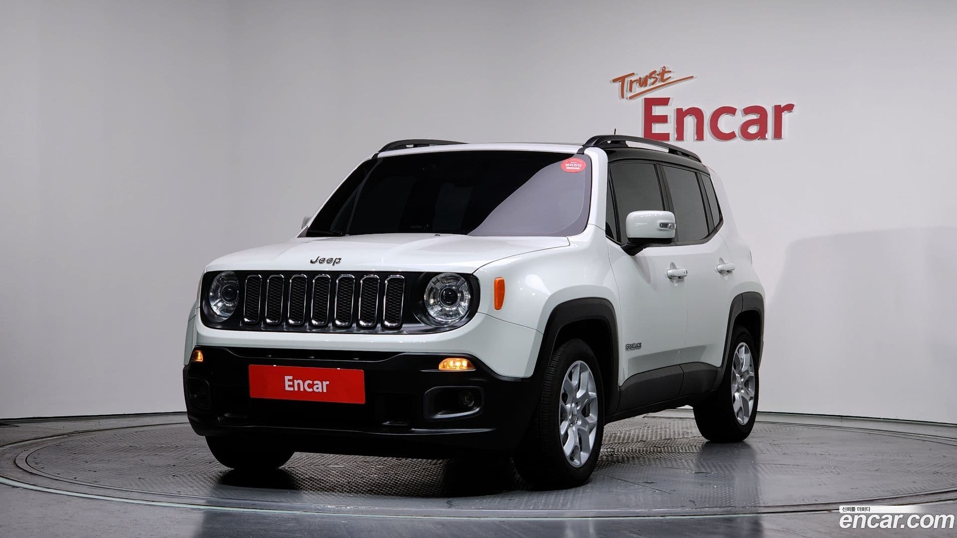 Main__Slider__Photo:Renegade Jeep 2018.3-0