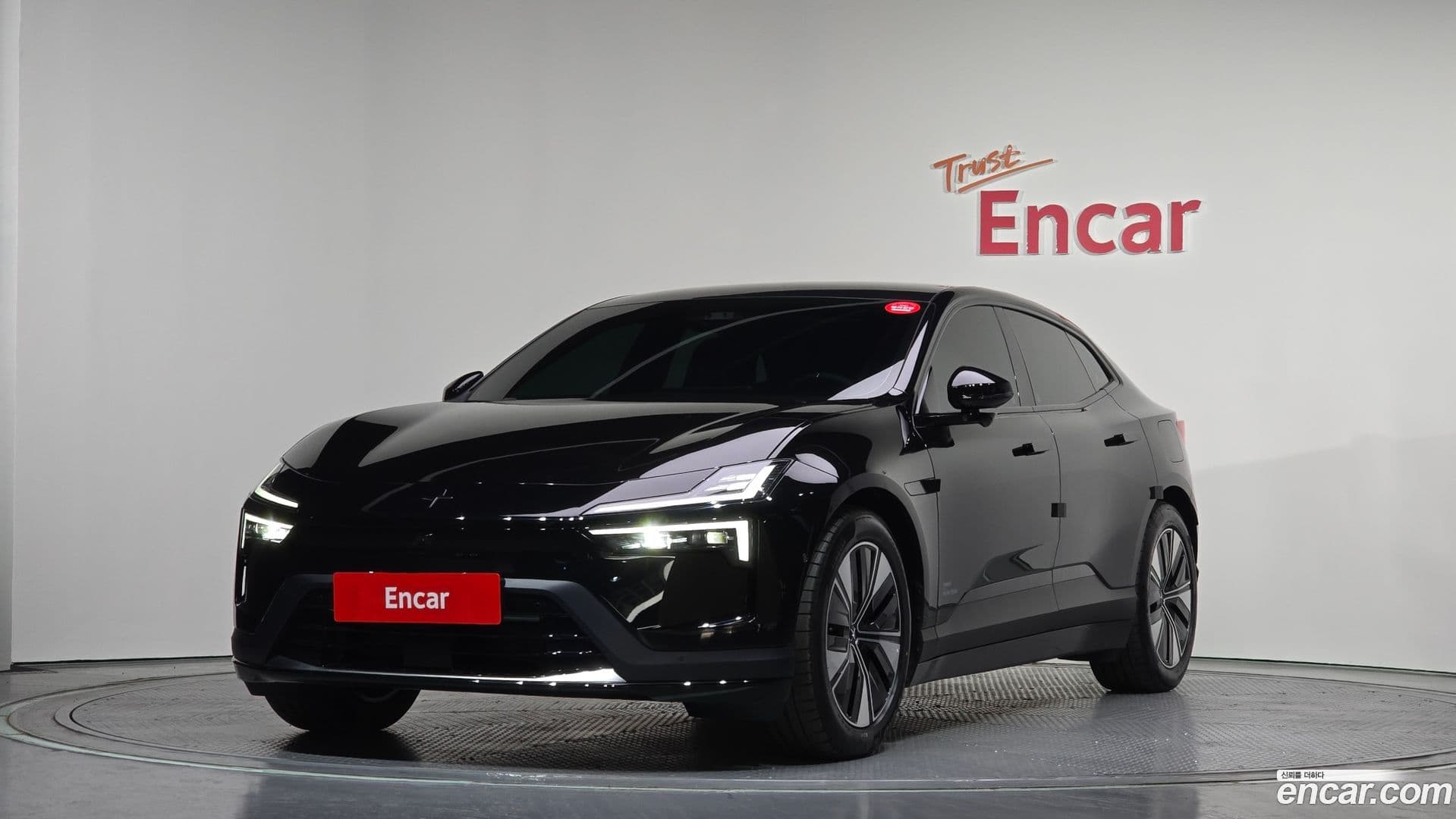 Main__Slider__Photo:Polestar 4 Polestar 2025.10-0