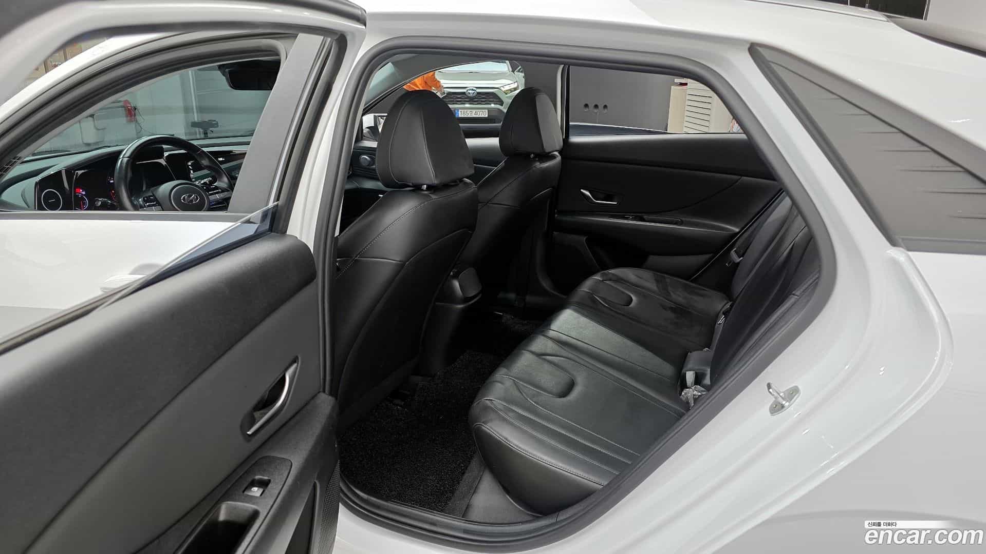 AVANTE Hyundai 2021.9-OPTION-024