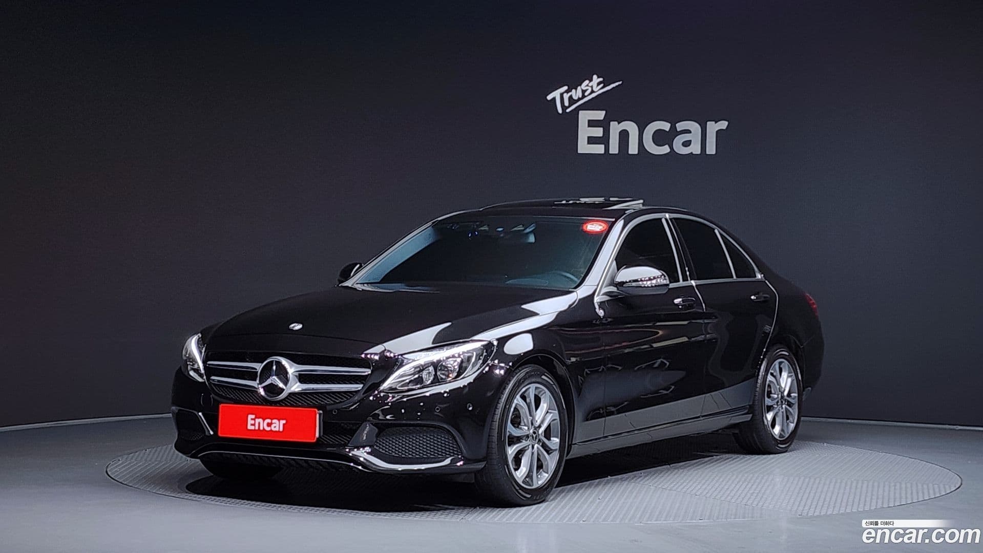 Main__Slider__Photo:C-Class Mercedes-Benz 2017.6-0