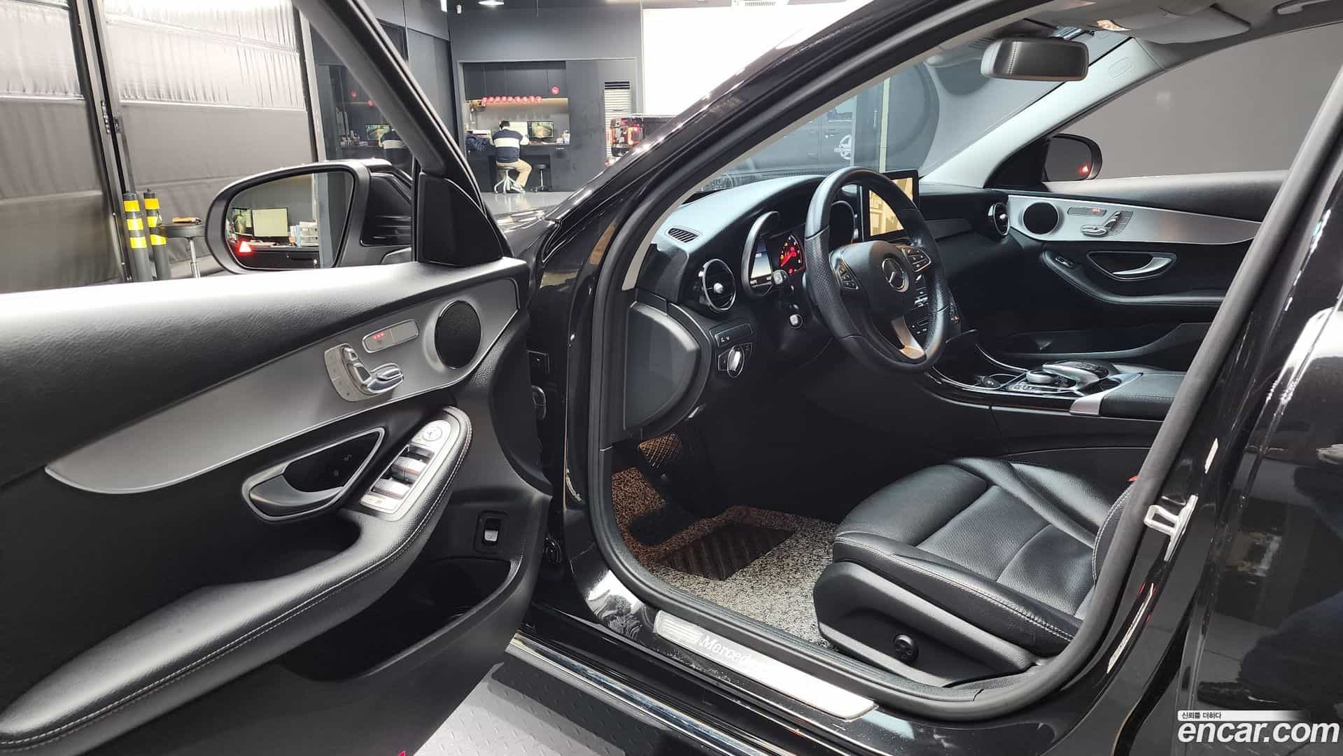 C-Class Mercedes-Benz 2017.6-INNER-010