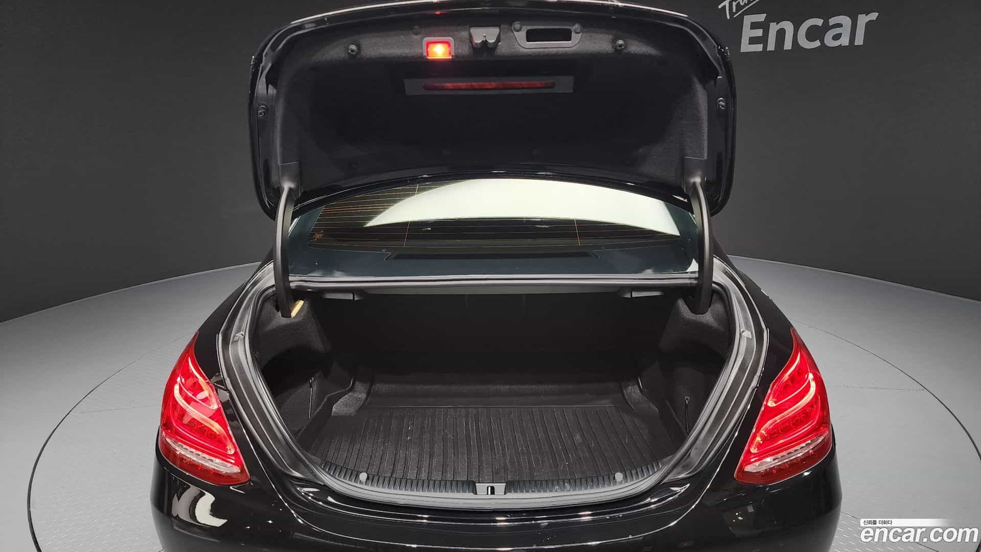 C-Class Mercedes-Benz 2017.6-OPTION-024