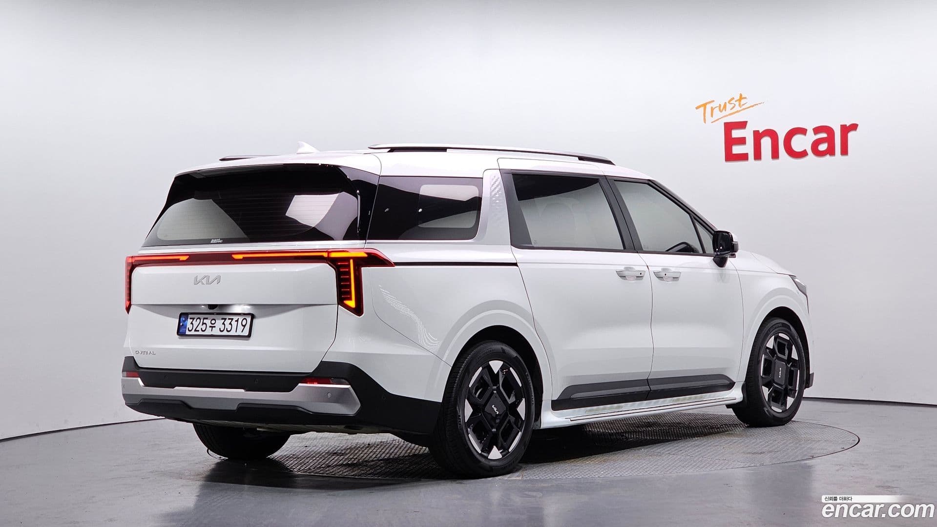 Main__Slider__Photo:Canival Kia 2024.2-1