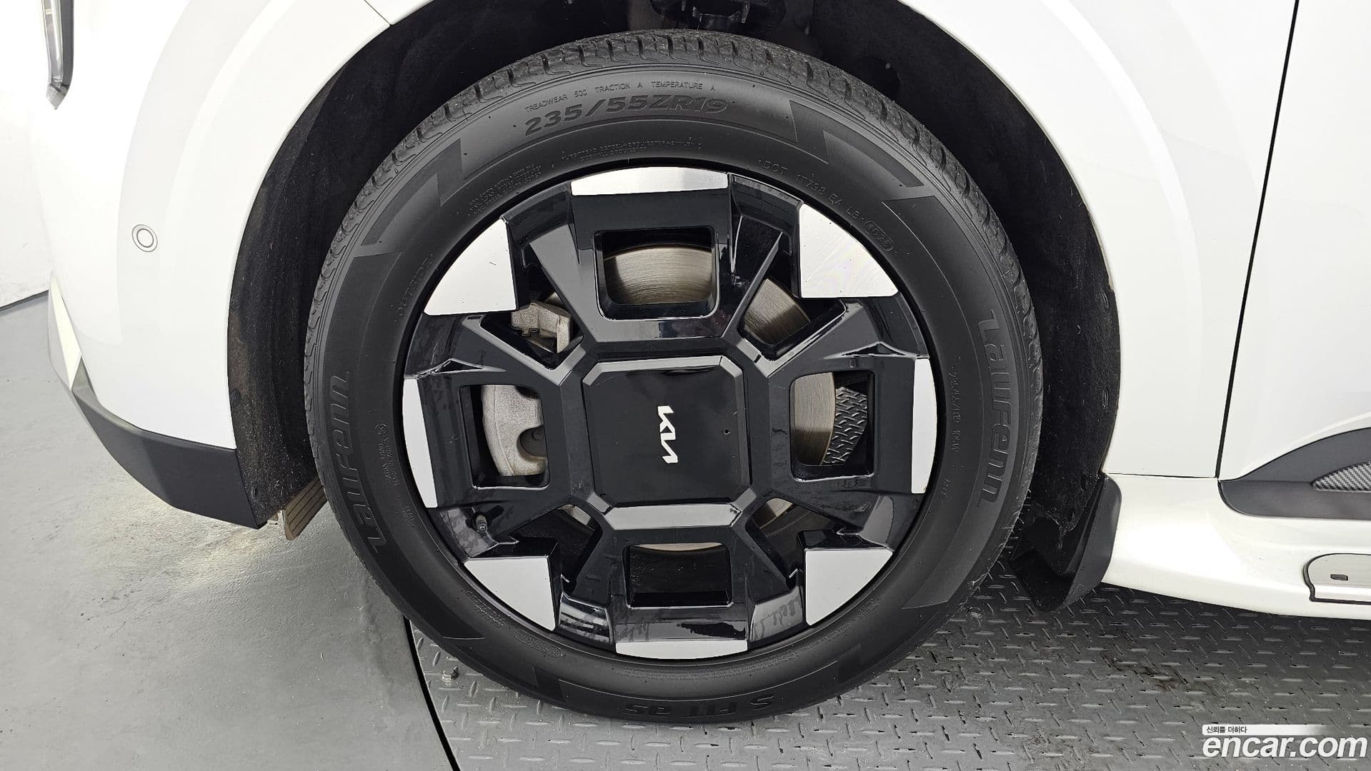 Main__Slider__Photo:Canival Kia 2024.2-4