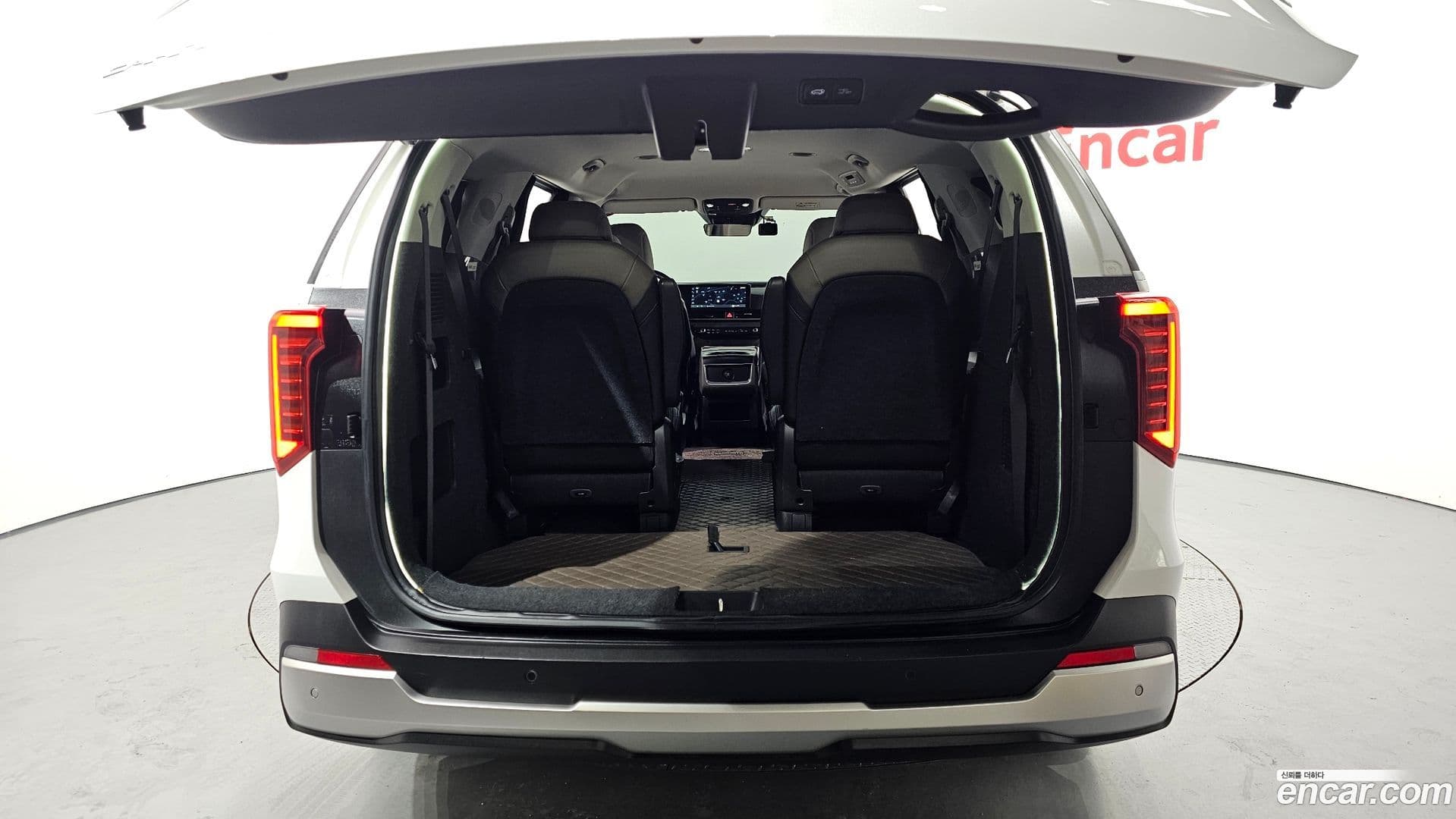 Main__Slider__Photo:Canival Kia 2024.2-19
