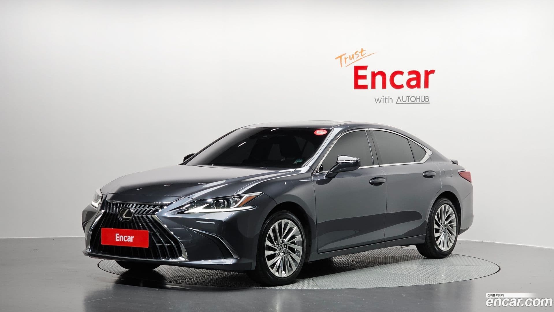 Main__Slider__Photo:ES Lexus 2023.1-0