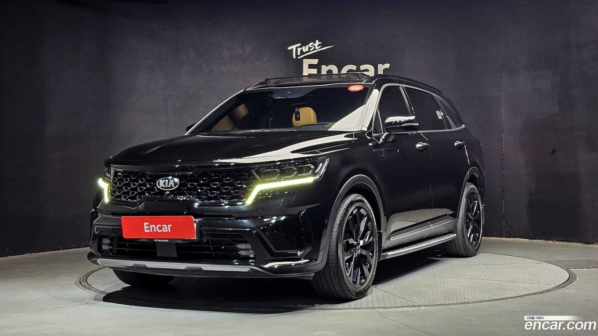 Main__Slider__Photo:Sorento Kia 2021.4-0