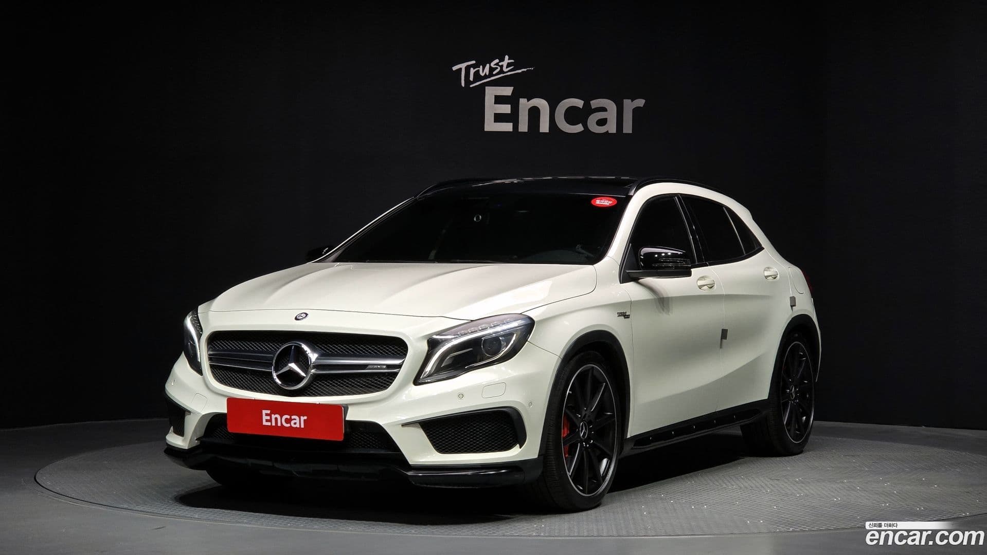 Main__Slider__Photo:GLA-Class Mercedes-Benz 2015.8-0