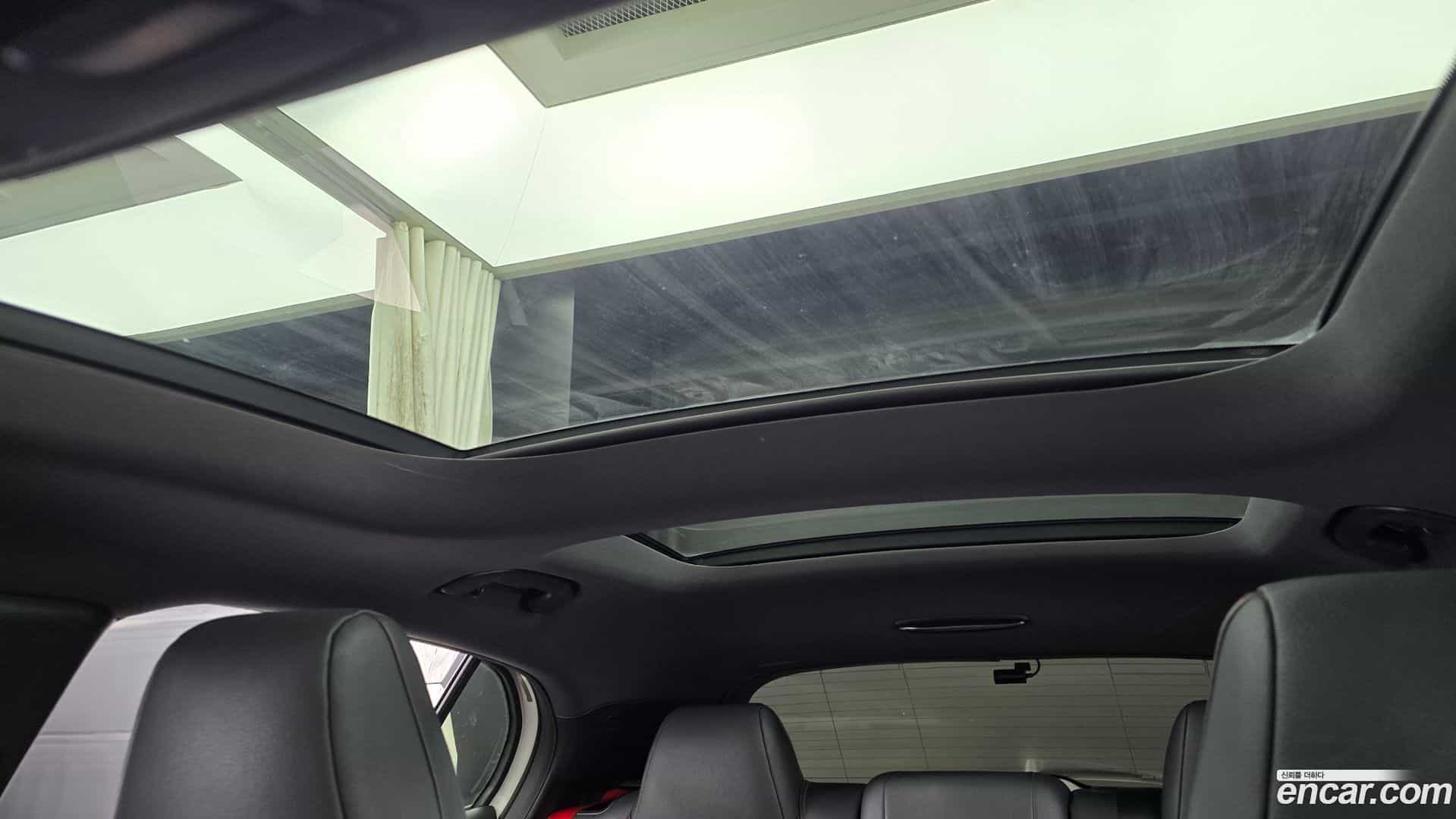 GLA-Class Mercedes-Benz 2015.8-OPTION-022