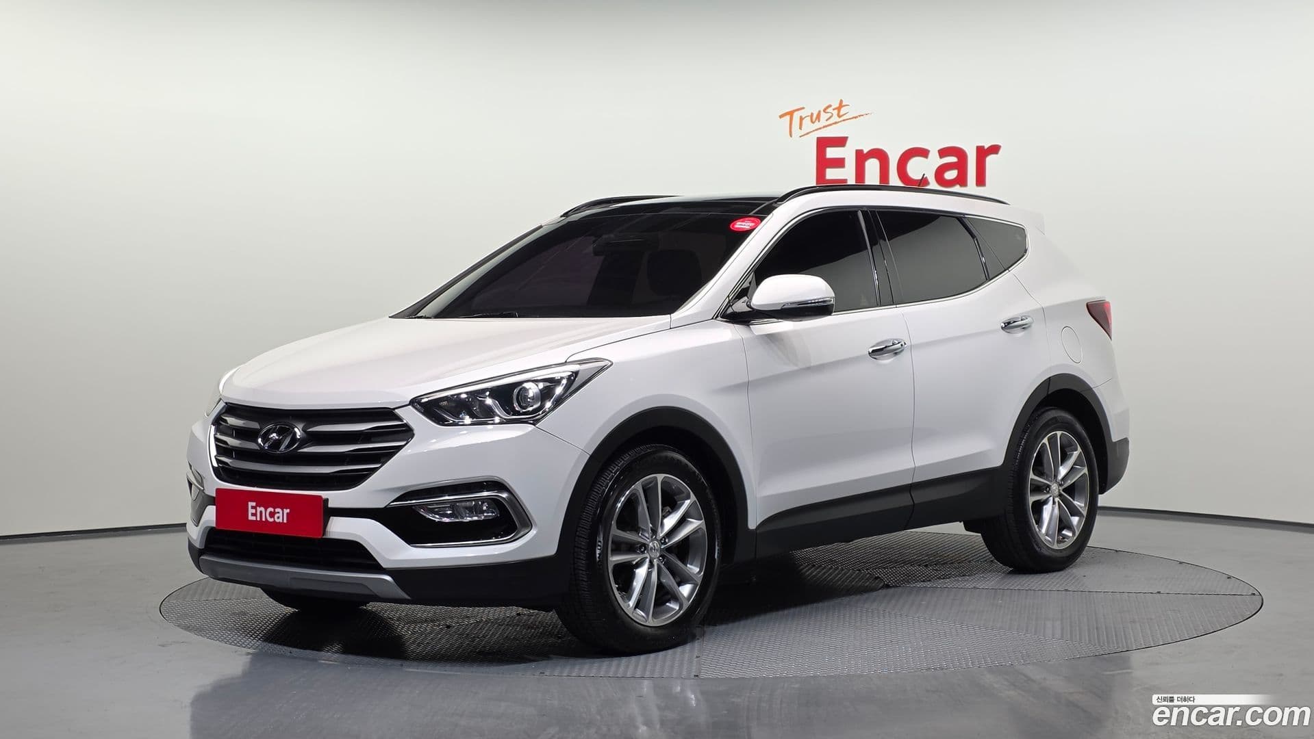 Main__Slider__Photo:Santafe Hyundai 2015.9-0