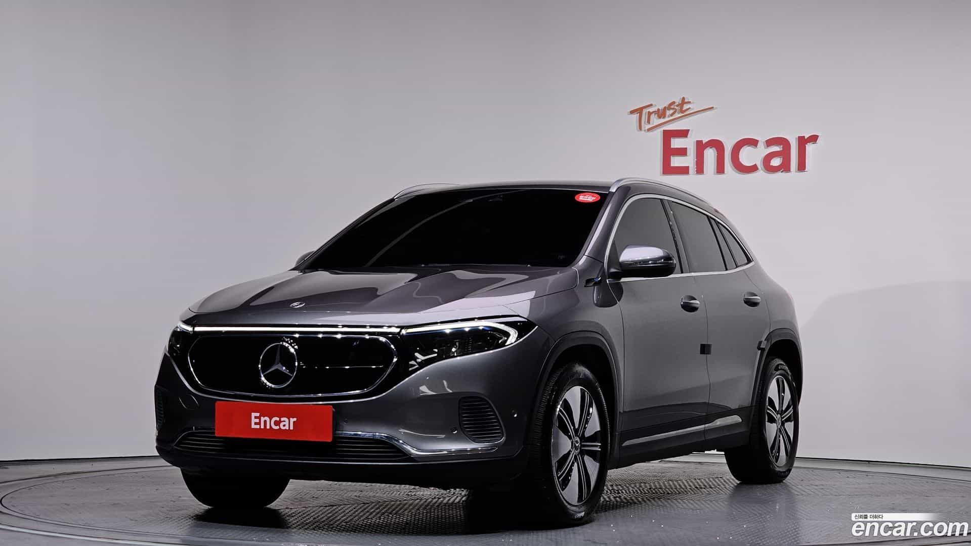 EQA Mercedes-Benz 2021.10-OUTER-001