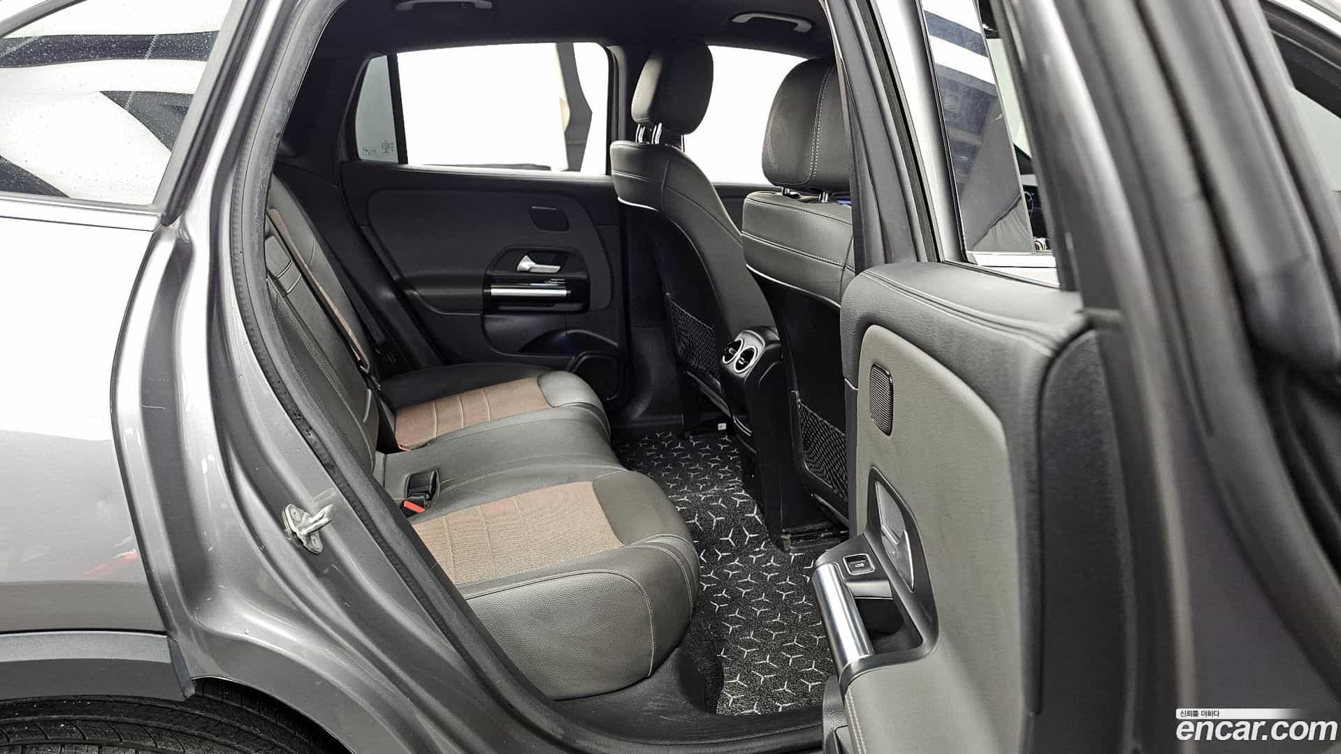 EQA Mercedes-Benz 2021.10-OPTION-016