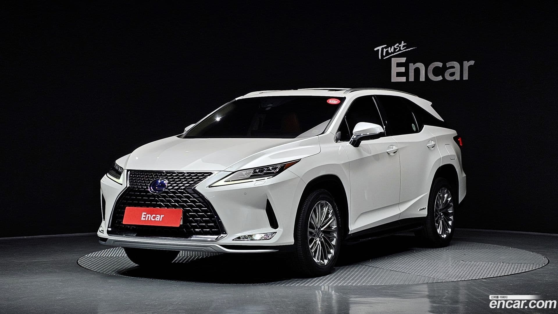 Main__Slider__Photo:RX Lexus 2020.6-0