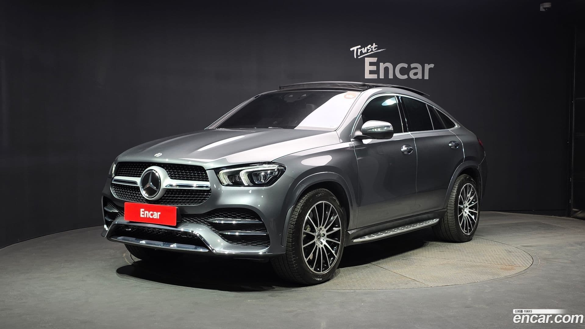 Main__Slider__Photo:GLE-Class Mercedes-Benz 2022.0-0