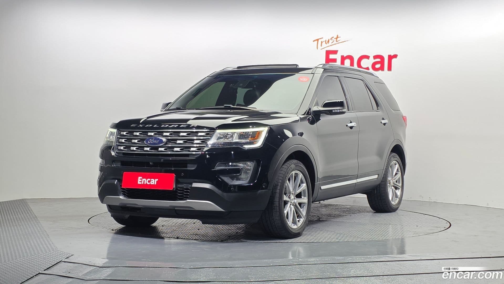 Main__Slider__Photo:Explorer Ford 2015.9-0