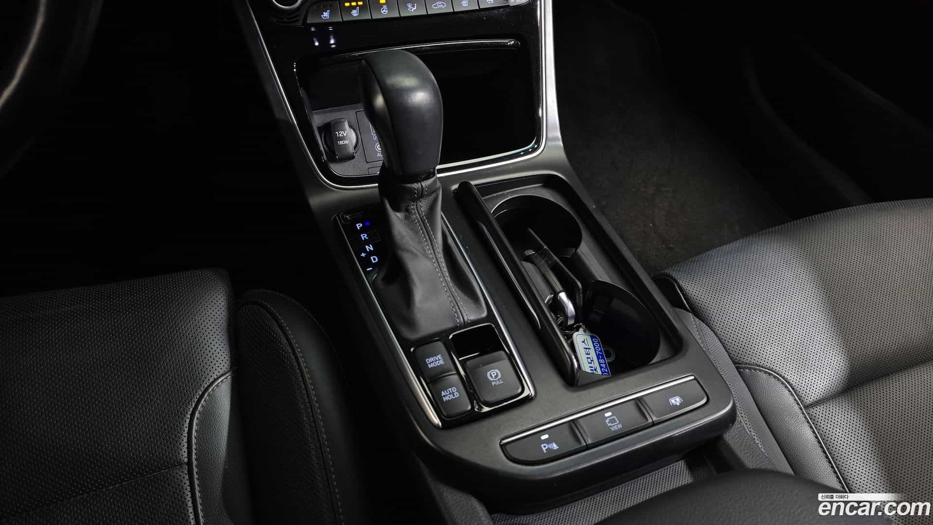 Grandeur Hyundai 2018.10-INNER-009