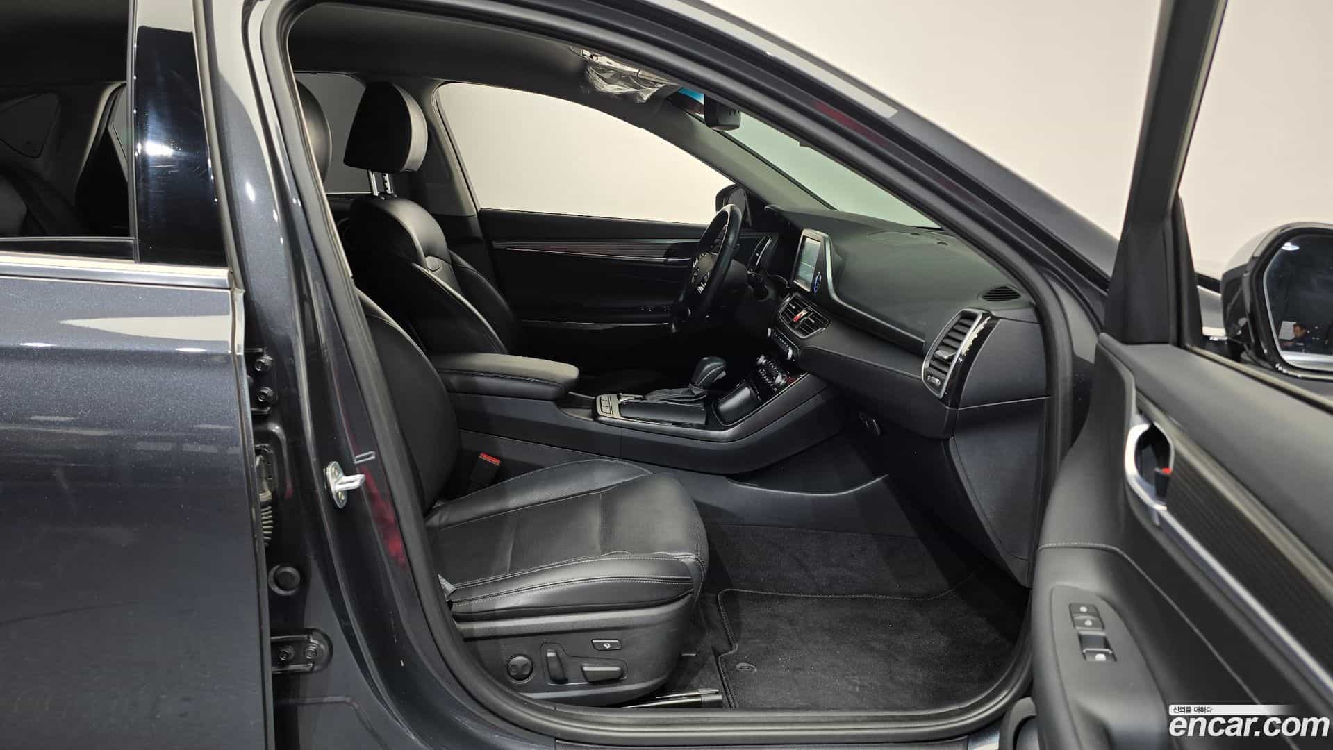 Grandeur Hyundai 2018.10-OPTION-015